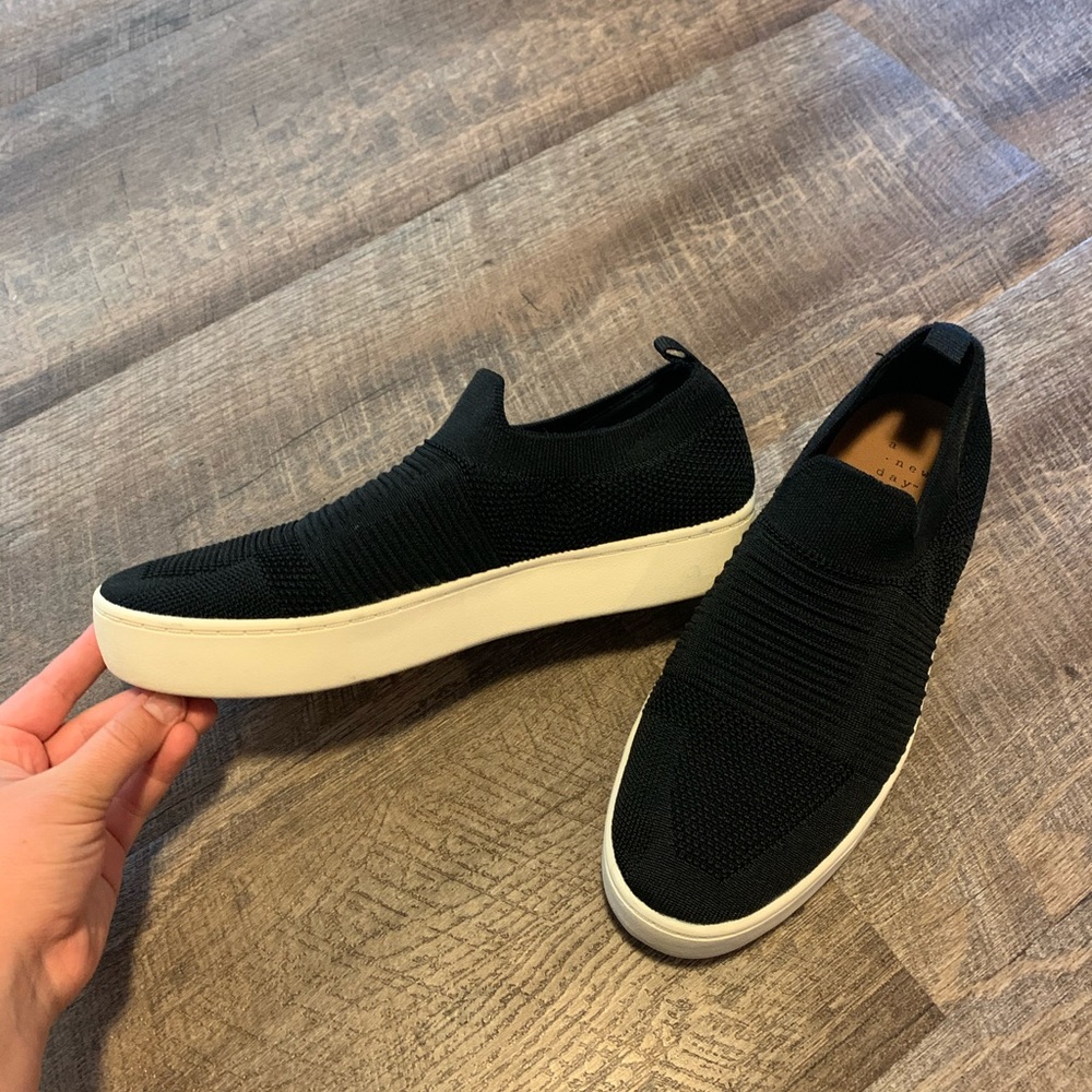 A new day Carina Stretch Knit Sneakers! Size 8